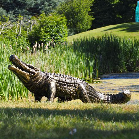 crocodile statues for sale.